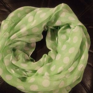 Light infinity scarf